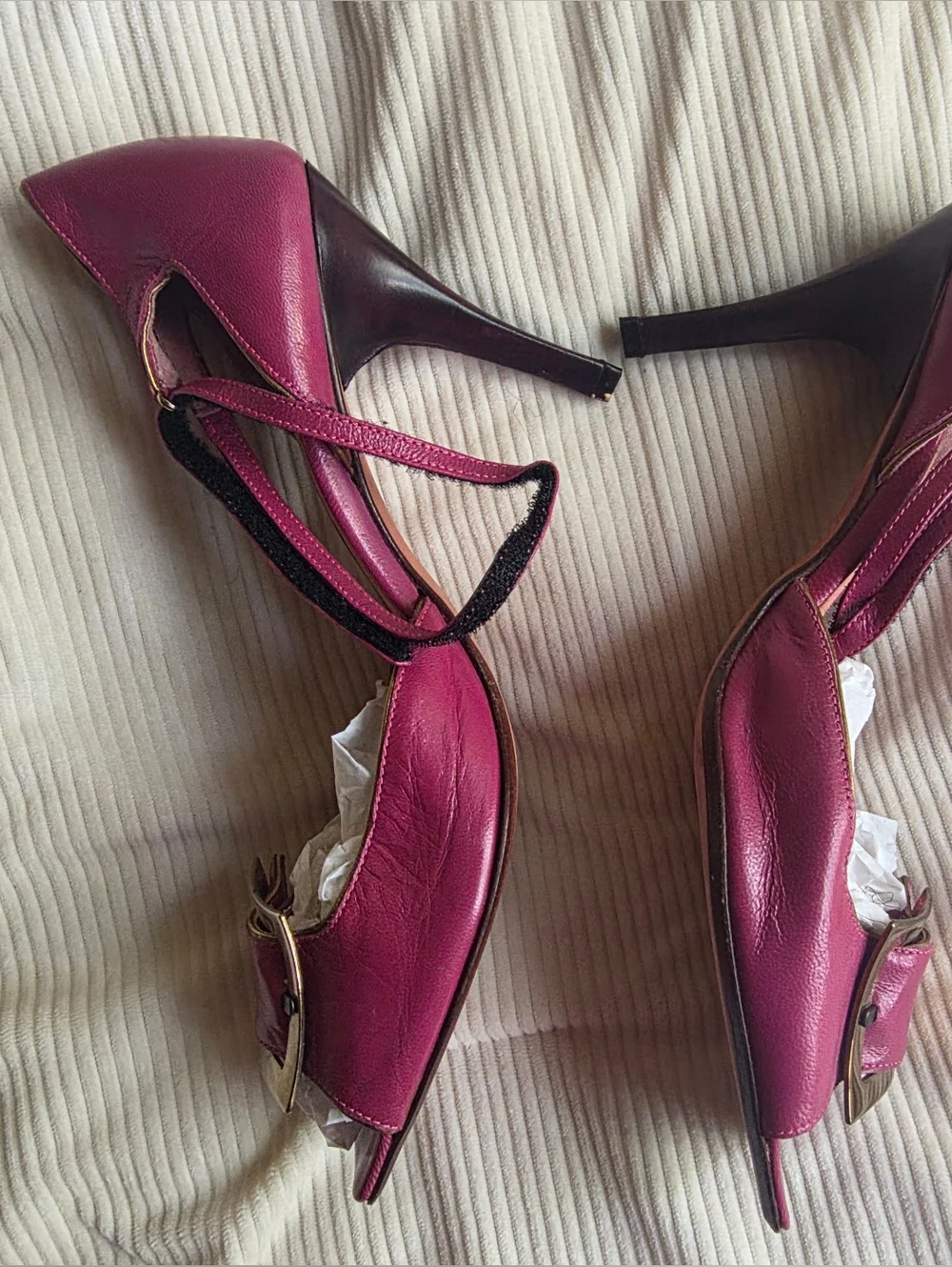 BCBG Maxazria Vintage Bow Leather Heel sandals Size 8 Lilac New